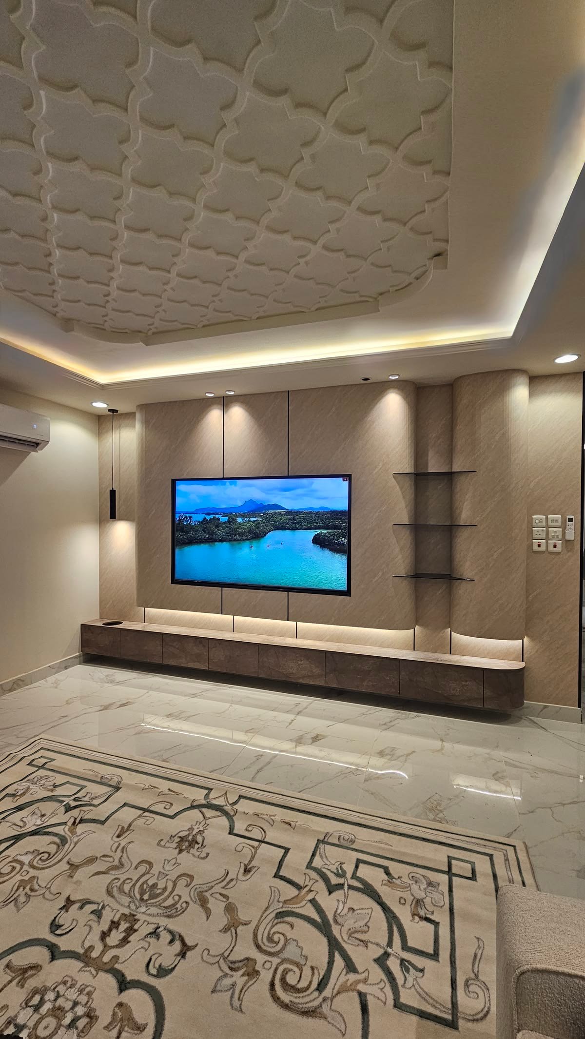 ديكورات شاشه تلفزيون الدمام | تصميم جدار تلفزيون عصري وفخم