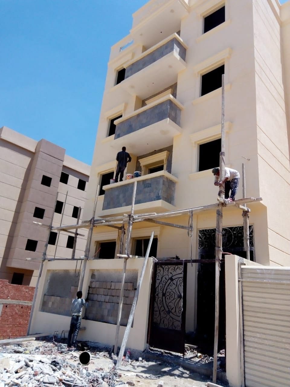 ترميم مباني الشرقية